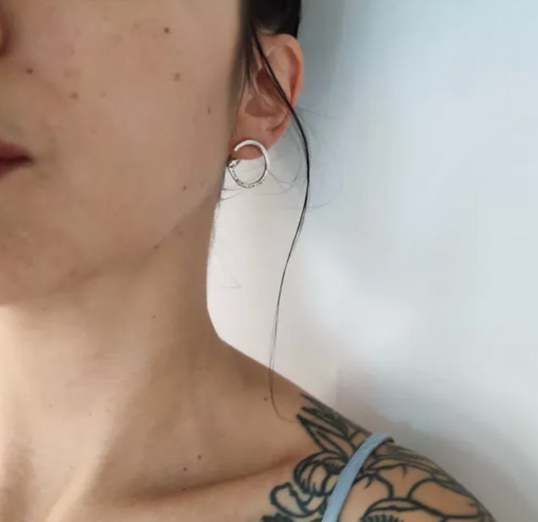 Hammered II stud earrings / Silver