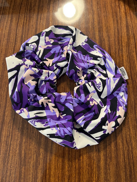 Upcycled scrunchies / Αξεσουάρ μαλλιών από ανακυκλωμένα υφάσματα