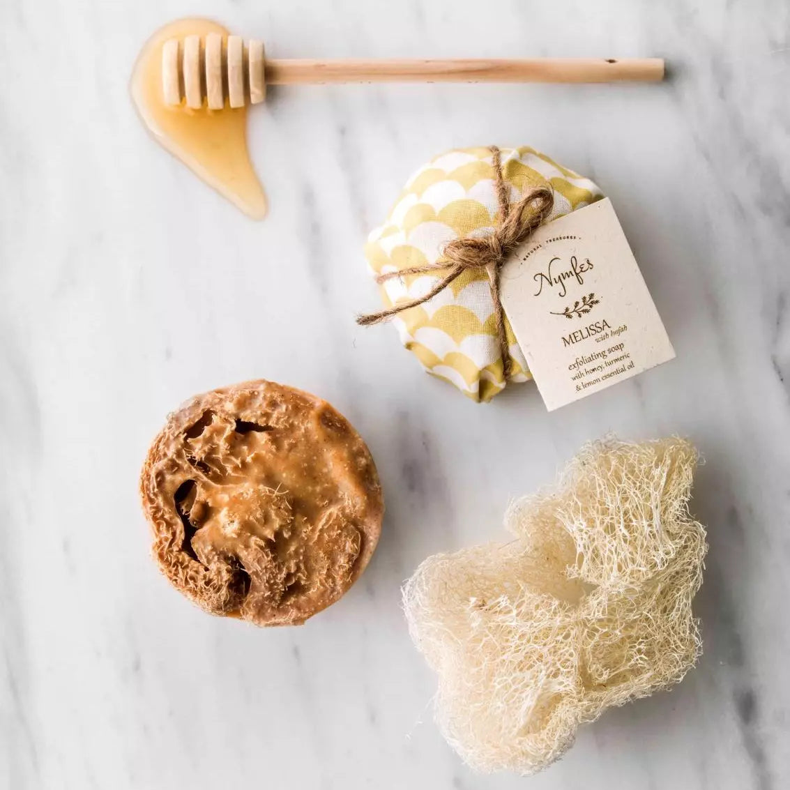 Melissa with loofah Exfoliating soap /  Μέλισσα με λούφα απολεπιστικό σαπούνι - 80gr