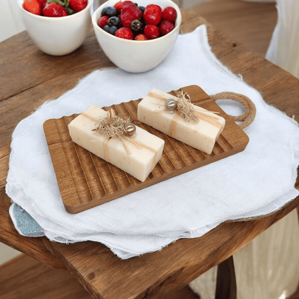 Decorative wooden board and soap dish / Διακοσμητική ξύλινη σανίδα