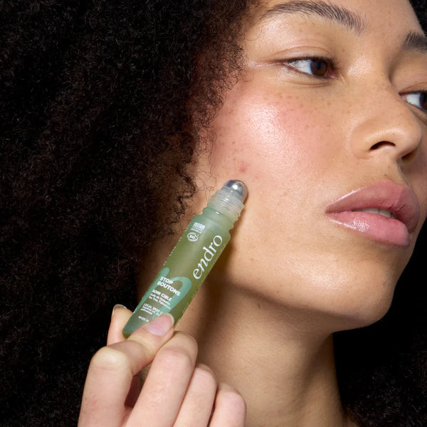Spot Treatment with Tea Tree / Θεραπεία για τις κηλίδες με Τεϊόδεντρο