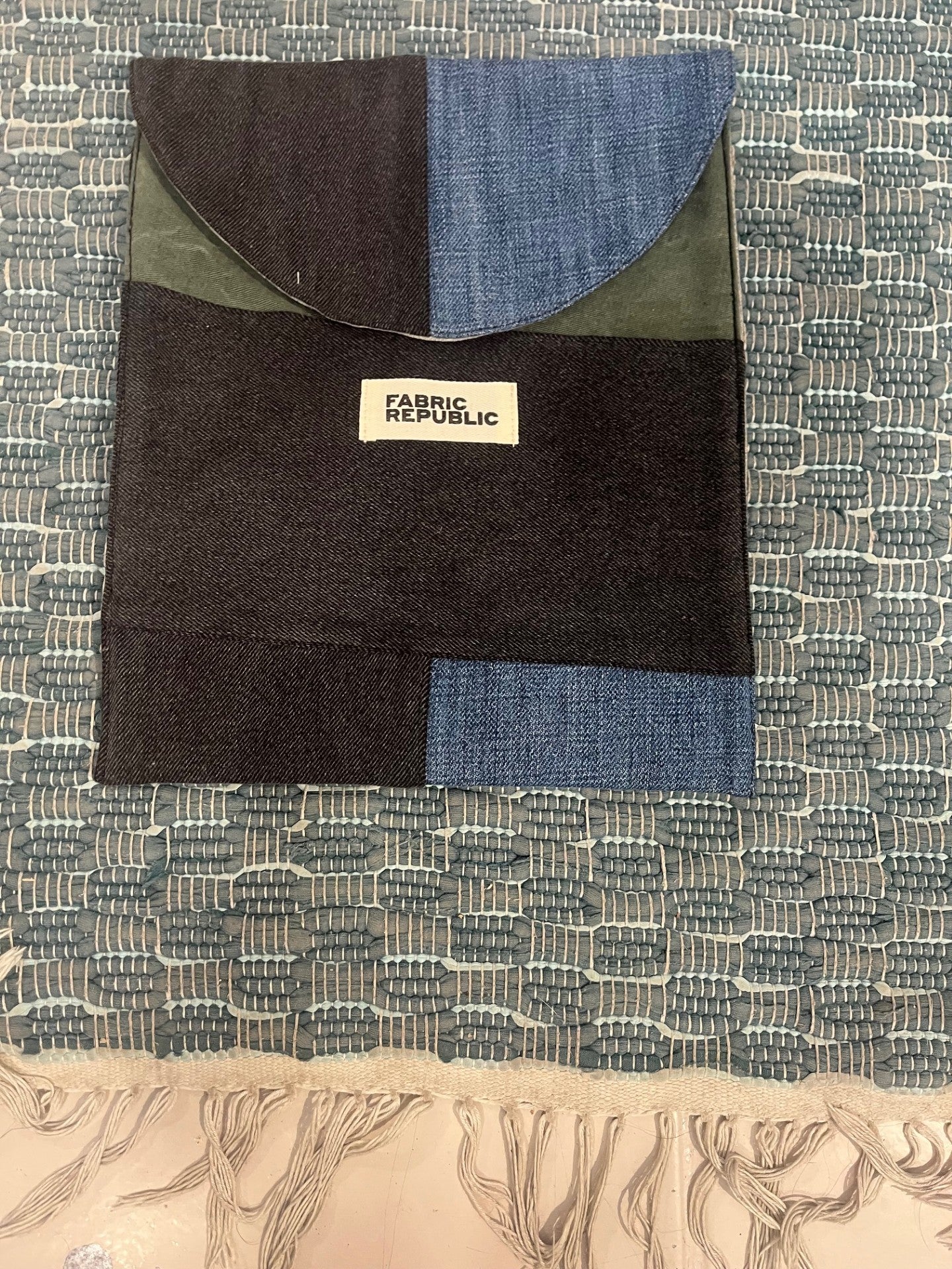 Upcycled Book Case Fabric Republic/Ανακυκλωμένη θήκη για βιβλία