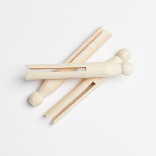 Clothespins in wood / Ξύλινα μανταλάκια