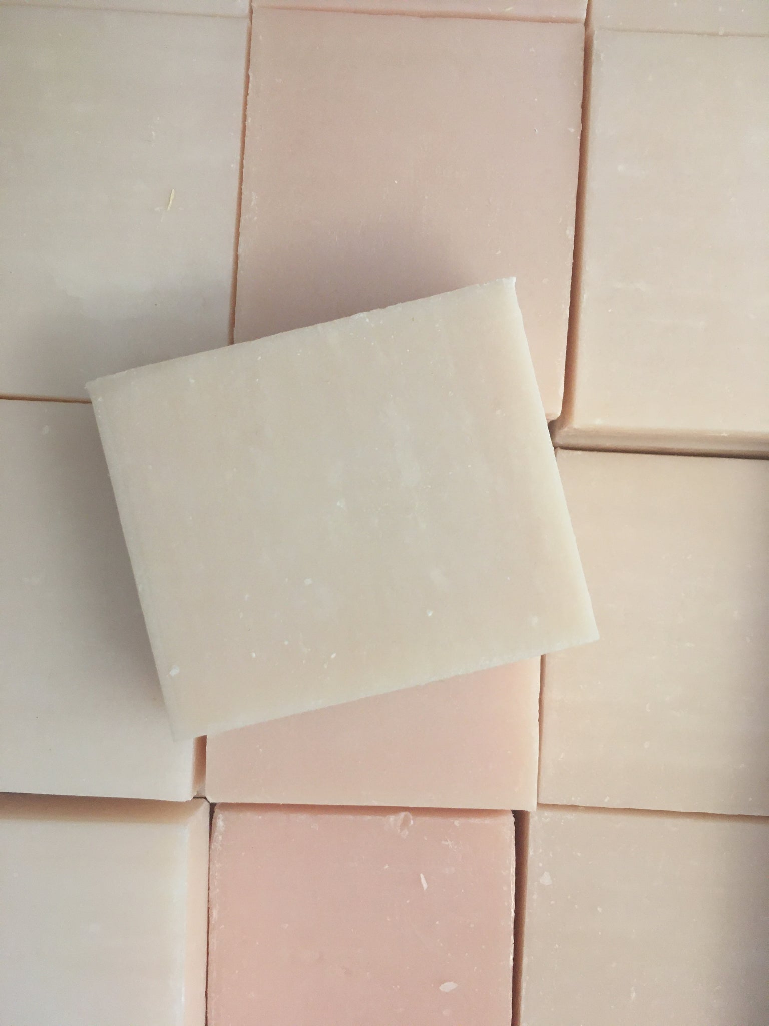 Natural Soap Vine Peach / Φυσικό σαπούνι - Ροδακινο Αμπελου - 100gr