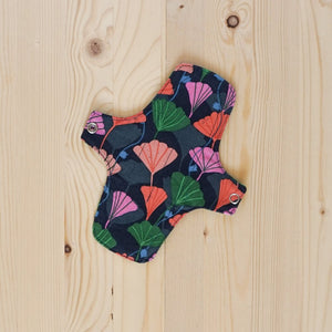 Reusable Period Pad made of organic cotton / Geranium Falls - Yφασμάτινη σερβιέτα περιόδου από βιολογικό βαμβάκι / Geranium Falls