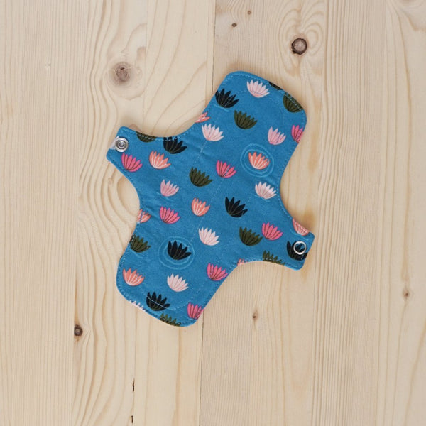 Reusable Period Pad made of organic cotton / Water Lilies - Yφασμάτινη σερβιέτα περιόδου από βιολογικό βαμβάκι / Water Lilies